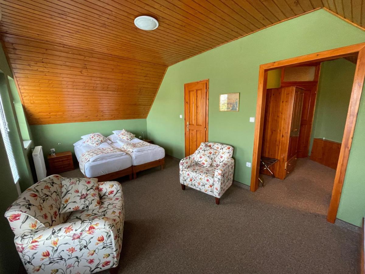 Villa Astoria Balatongyörök Exterior foto